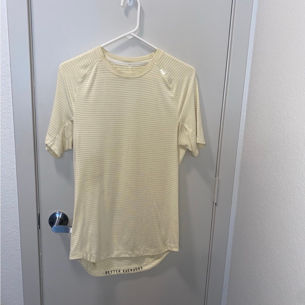Lululemon Athletica Cream Short Sleeve Tee